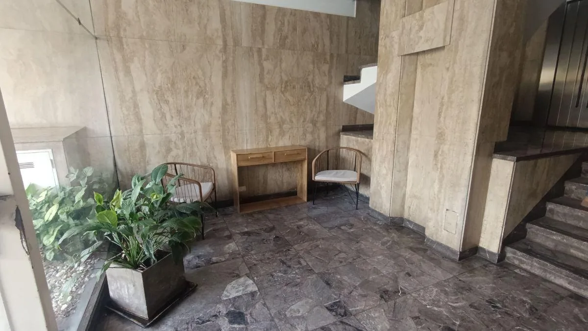 Departamento 3 Ambientes en Alquiler con Balcon y Cocina Separada en Martinez Centro!