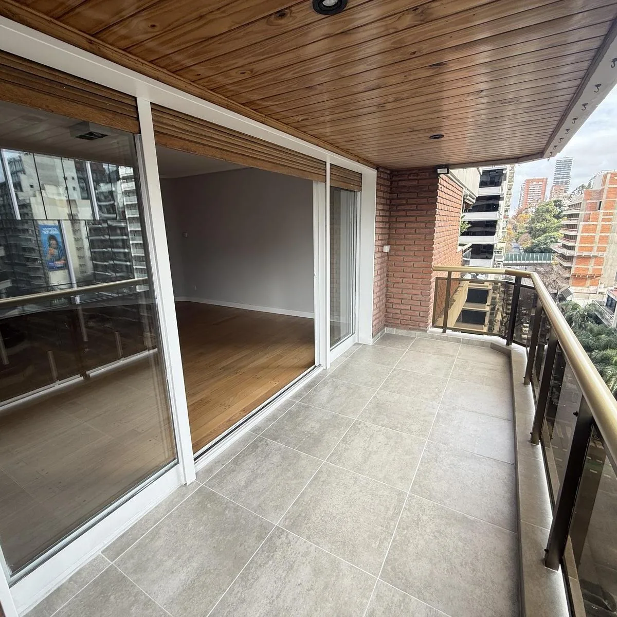 Piso 7, balcón aterrazado