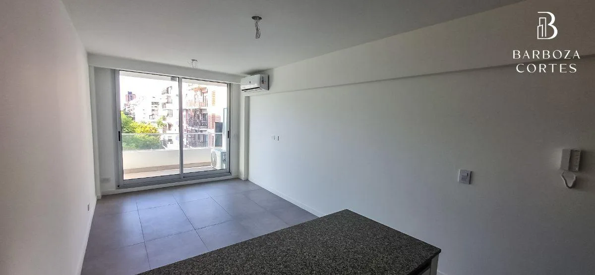 Studio 5º andar com varanda