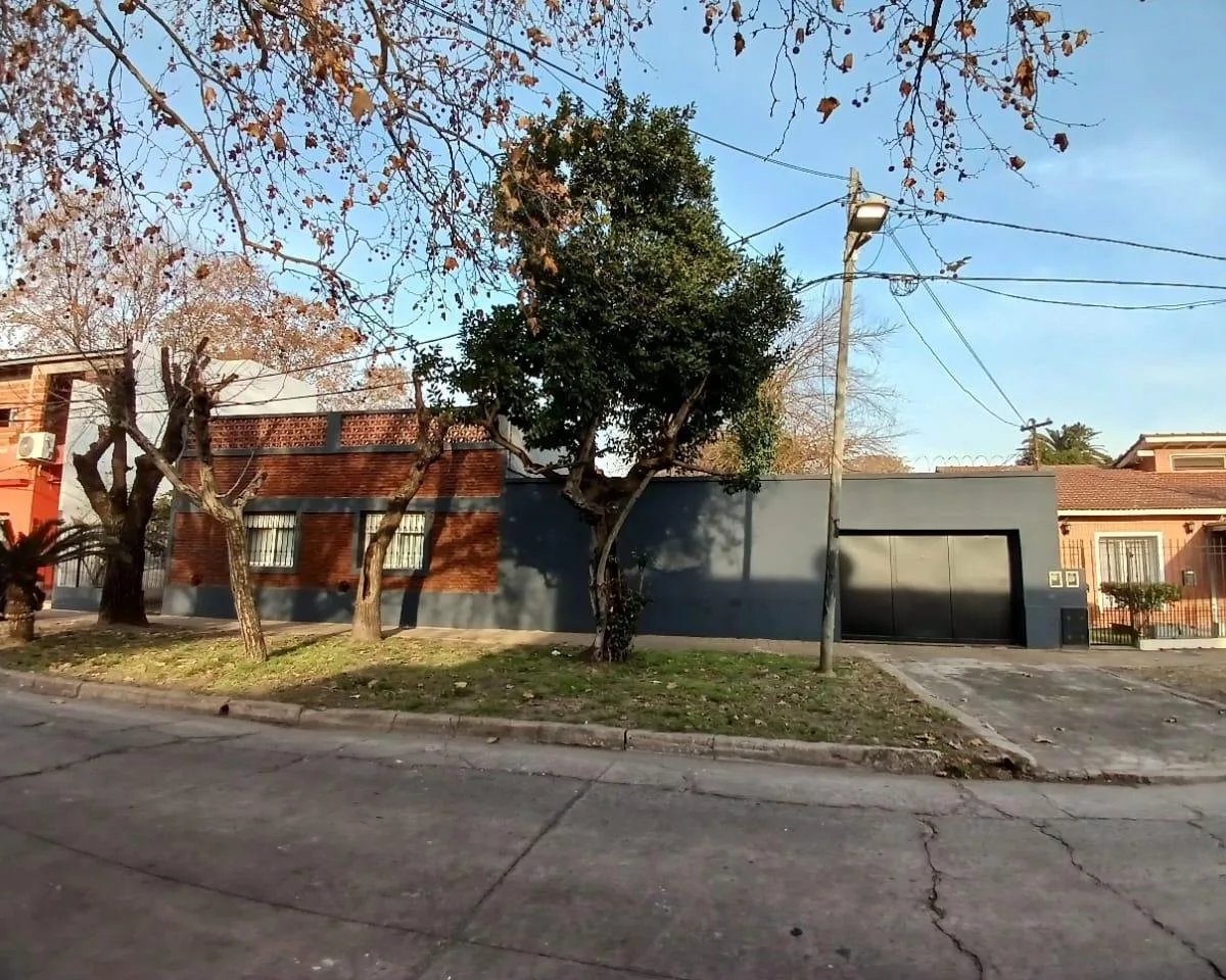 PH reformado com pátio e piscina