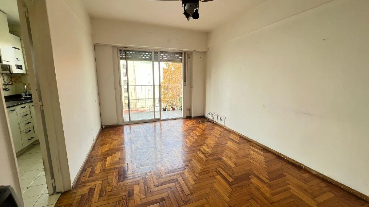 High floor with balcony and parquet