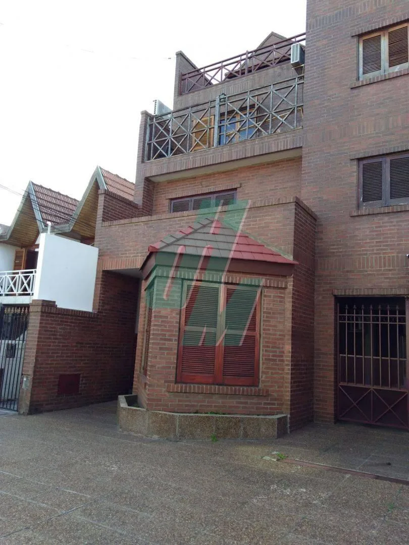 2 ambientes con balcón aterrazado