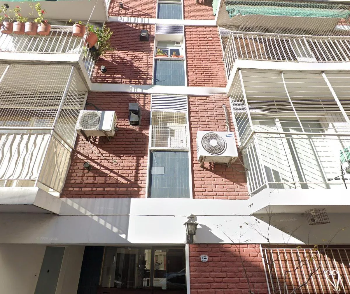 Tu Oportunidad de Vivir en San Telmo: 2 Ambientes con Balcón, Sol de Tarde y Ubicación Estratégica