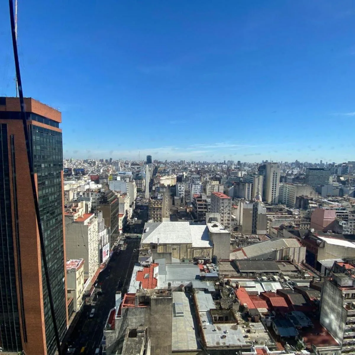 24th floor, open skyline view