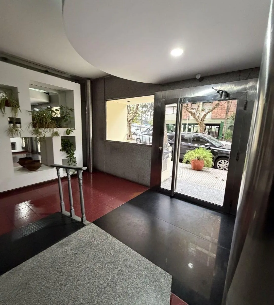 2-room apartment with front balcony