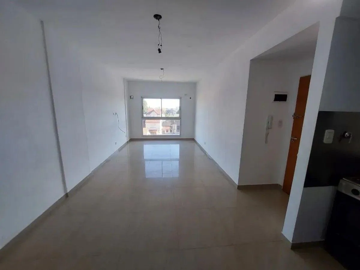 Departamento en Alquiler C/ Cochera en Villa Luzuriaga