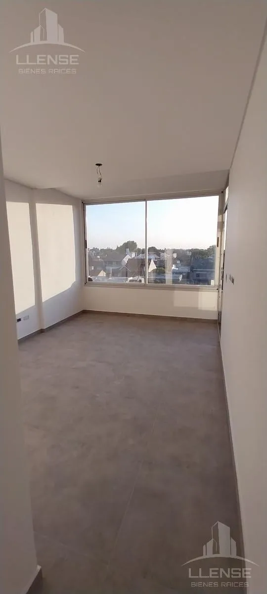 2 ambientes con balcón