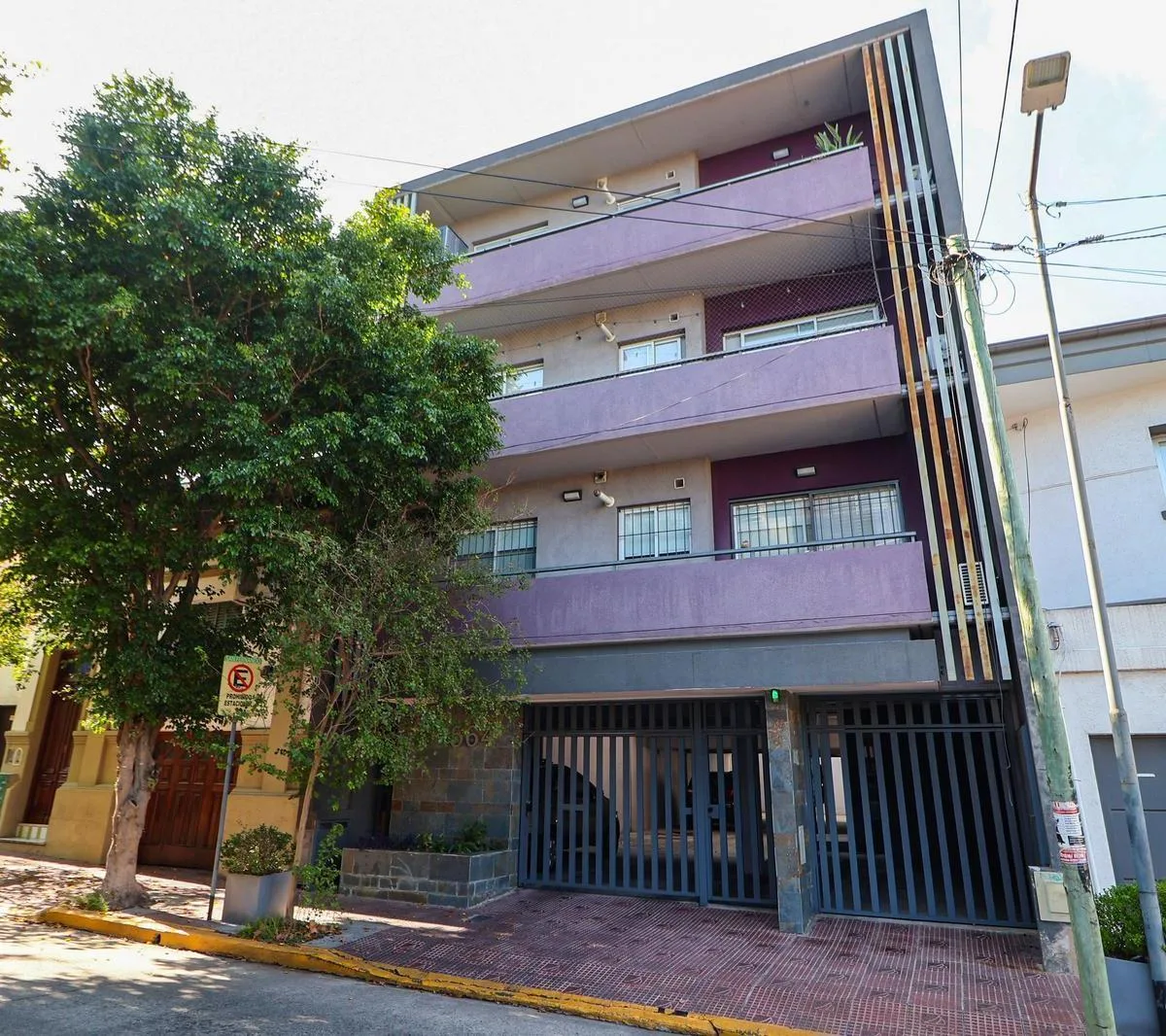 2 ambientes con balcón y cochera