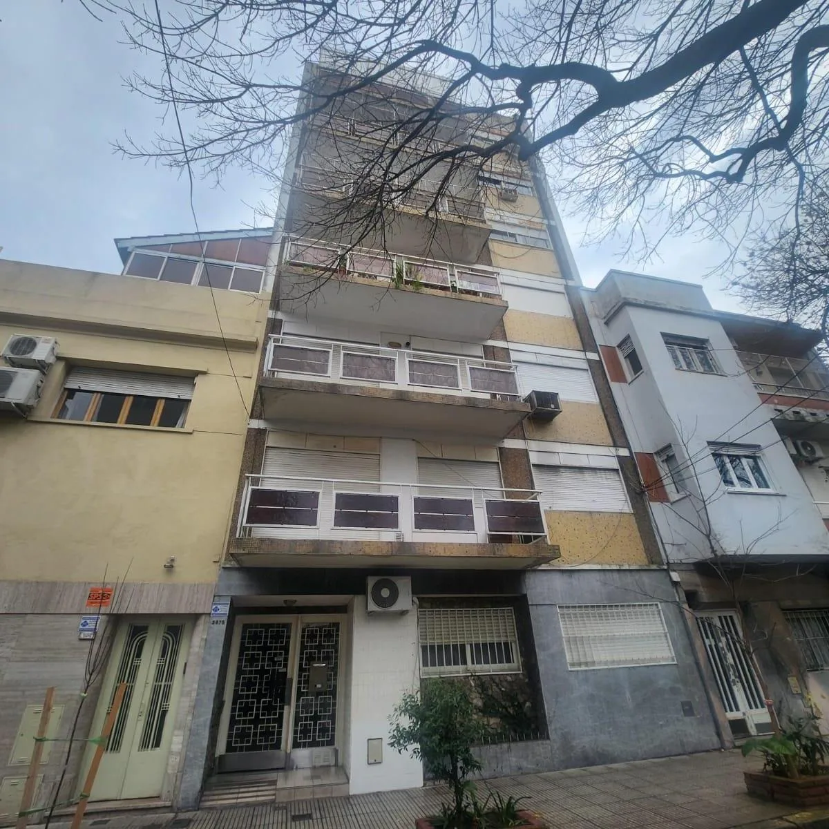 2 dormitorios, balcón corrido