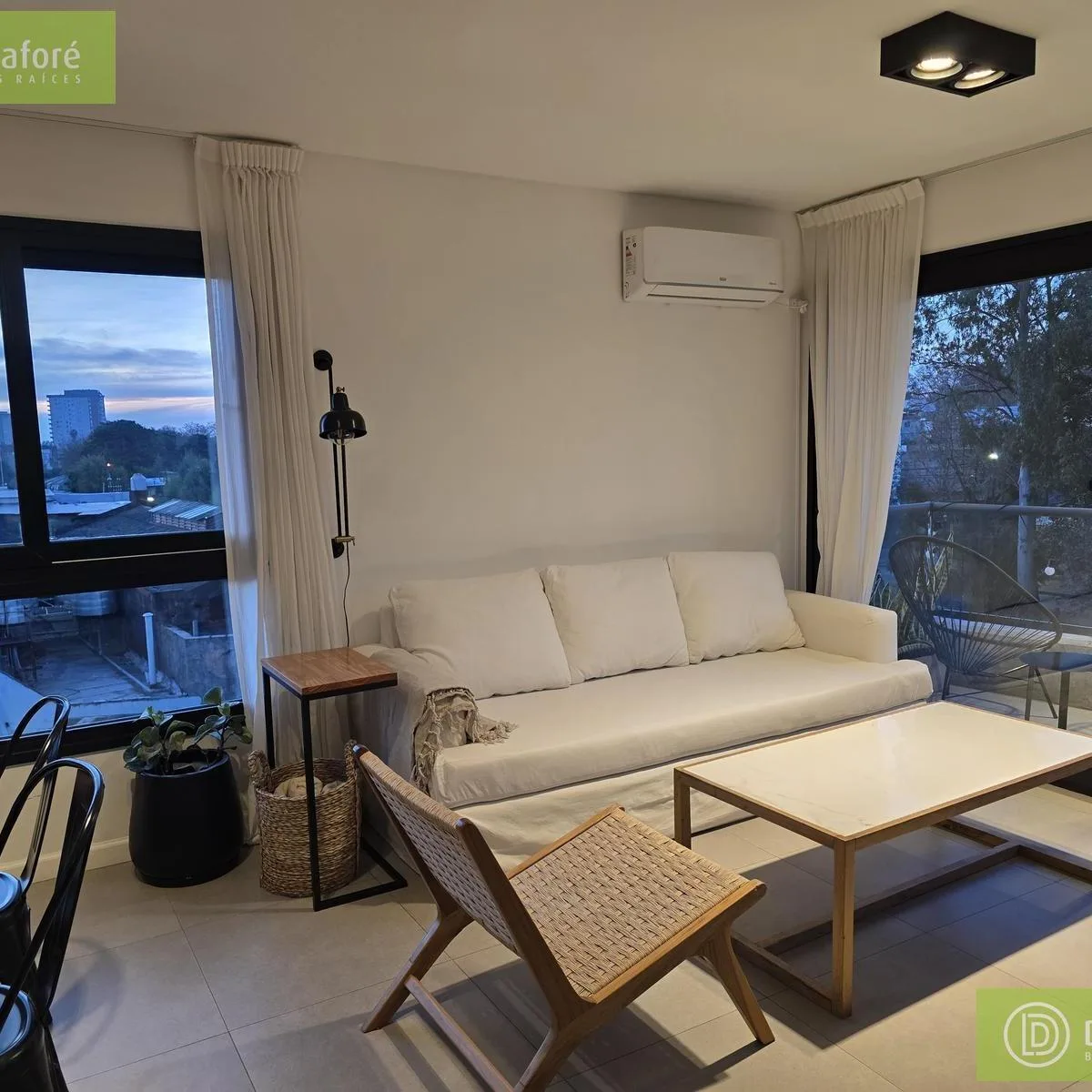 Alquiler - Dpto. 2 Ambientes en San Isidro con Balcón Pileta Cochera Excelente Ubicación