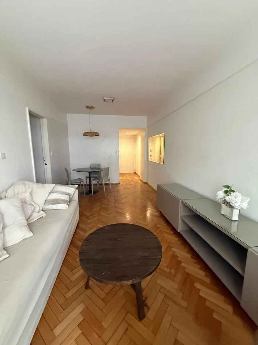 Furnished 4-room apartment in Palermo