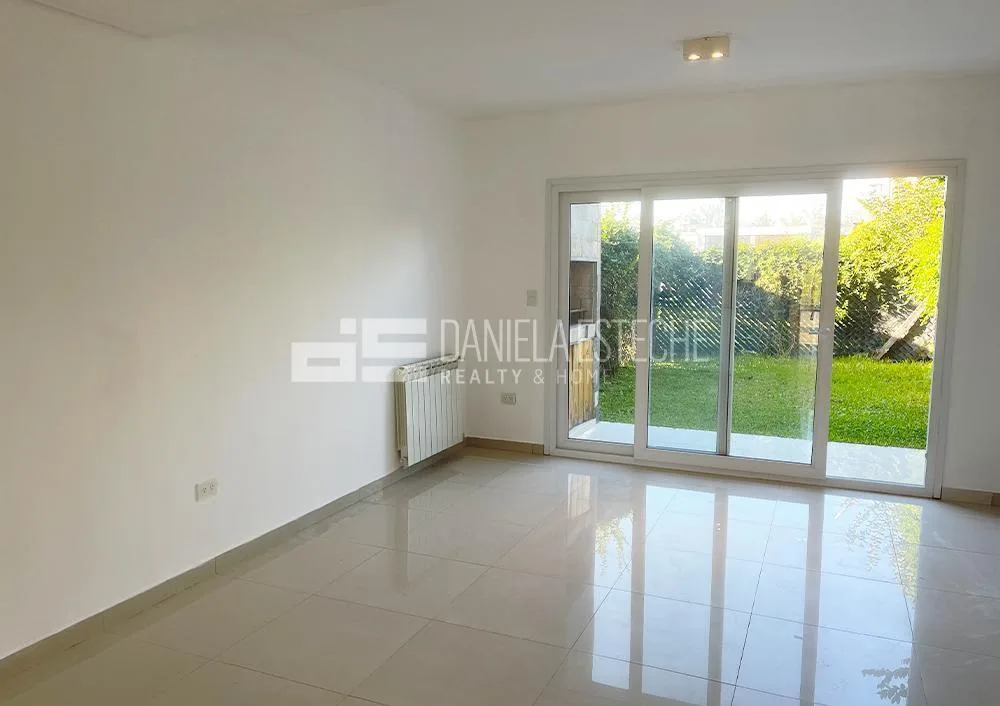 Departamento en Spring Park con Jardin