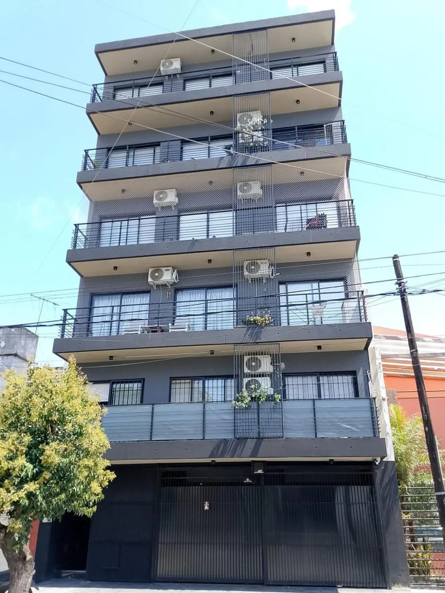 Departamento Tres Ambientes en Alquiler Wilde