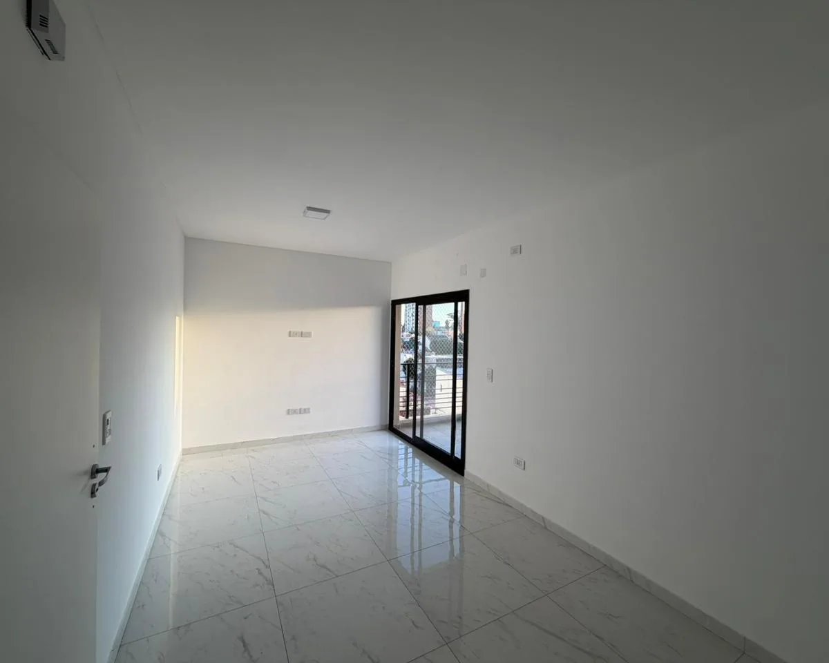 Departamento Tres Ambientes en Alquiler Wilde