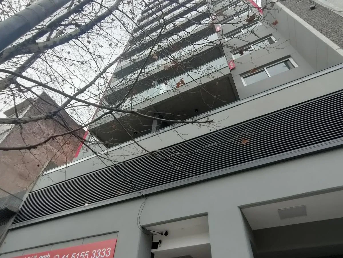 Av Regimiento de Patricios 700 Monoambiente 25 m&sup2; Alquiler Barracas con Balcón y Amenities