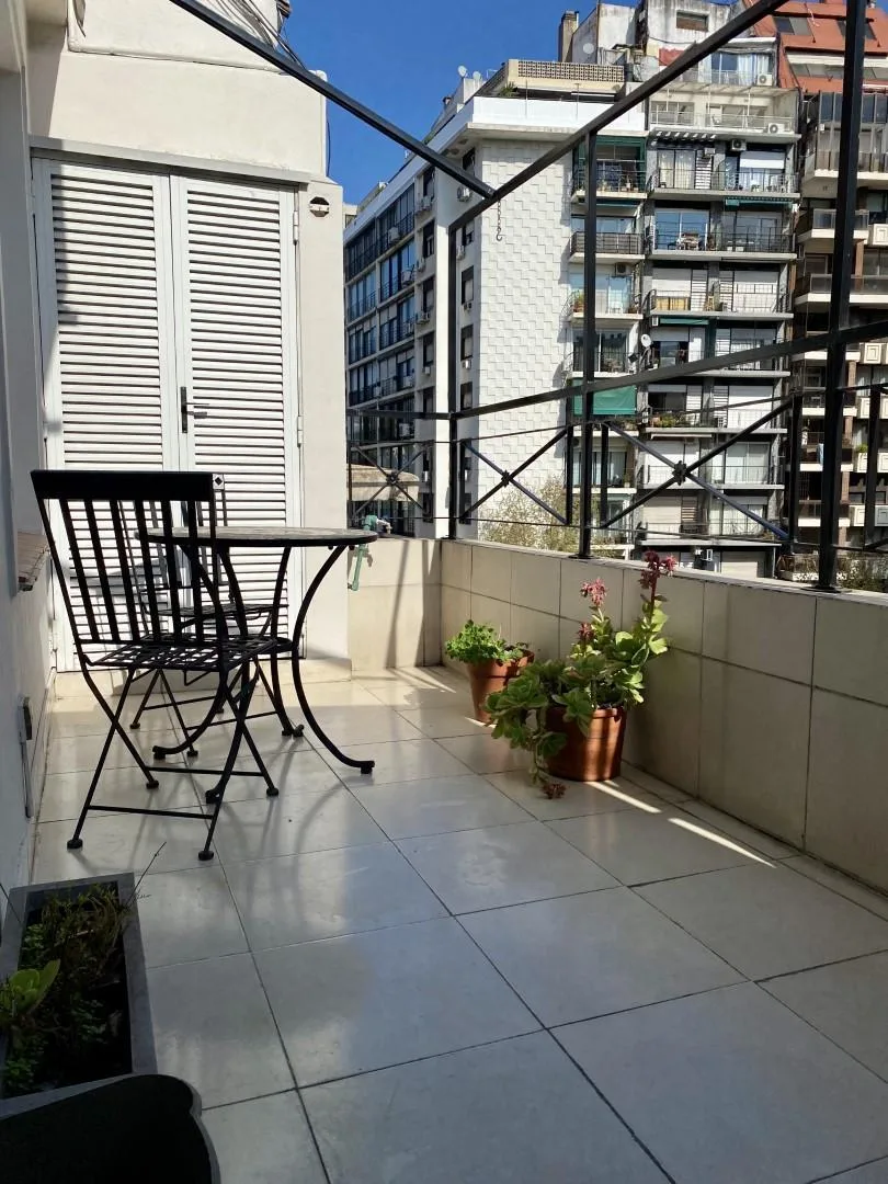 Departamento en Alquiler en Recoleta Living Comedor 1 Dormitorio Balcón Terraza Amoblado y Equipado