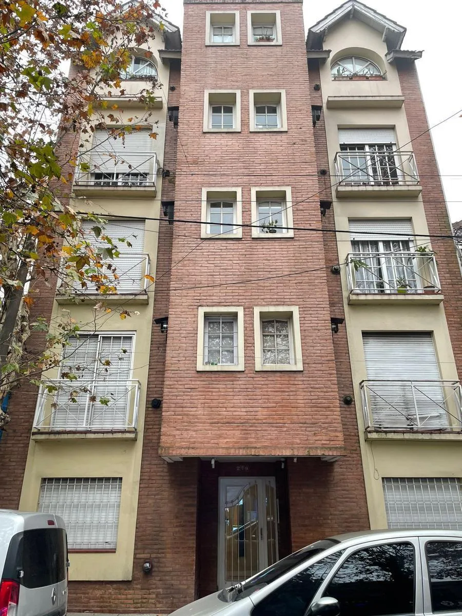 Departamento 2 Amb C/balcon Frances en Ramos Mejia