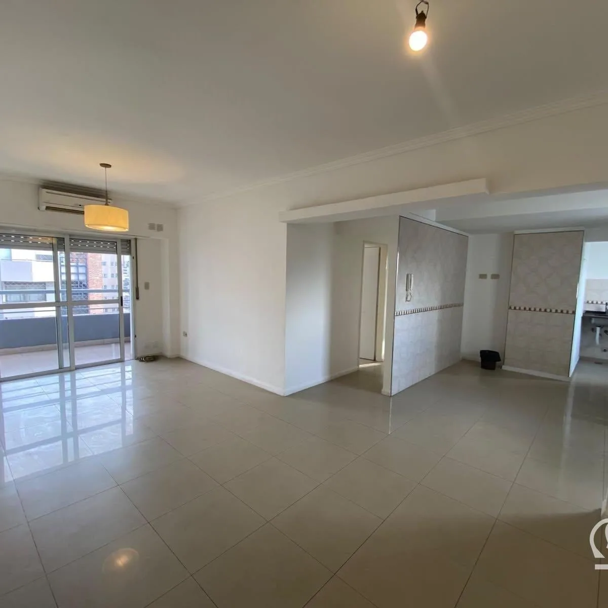3-room apartment with front balcony