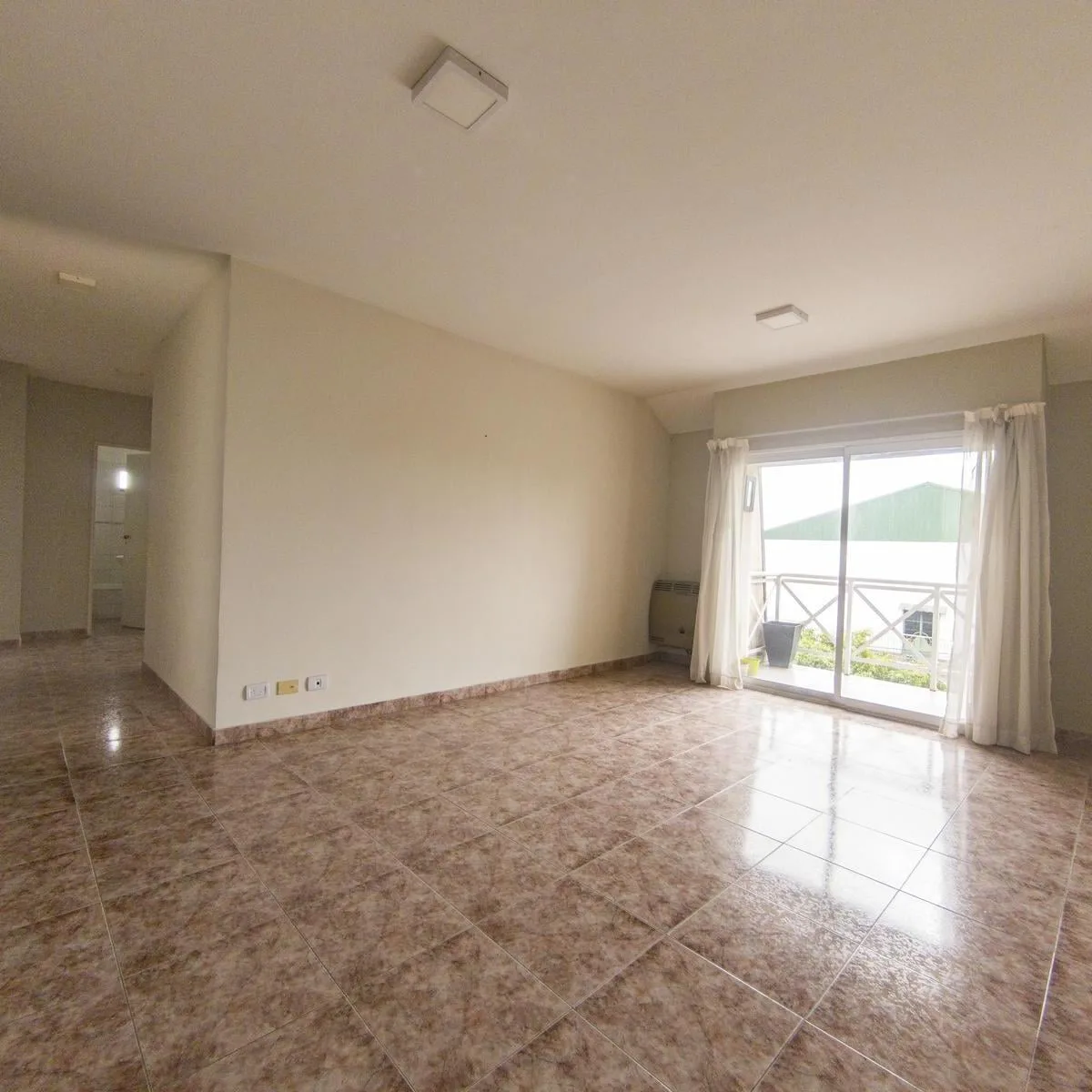 Departamento 3 Amb con Balcón en Versalles (Irigoyen Al 2200)