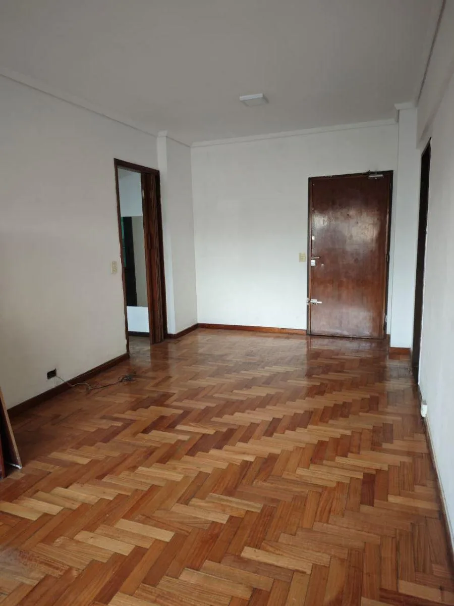 Departamento 2 Ambientes 2 Balcones Lateral
