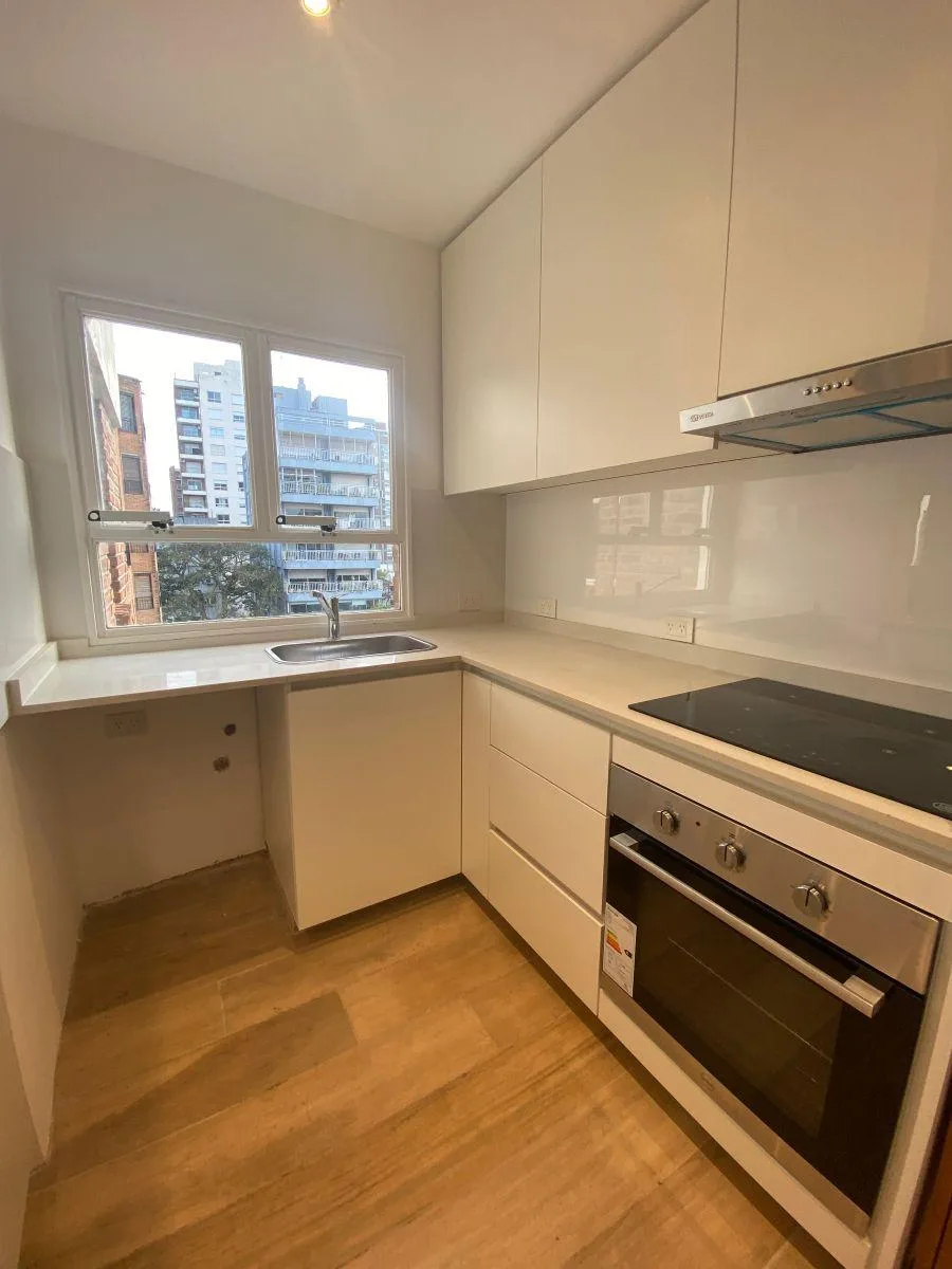 Alquiler | 2 Ambientes de 40 m. Renovado a Nuevo en El Centro de San Isidro