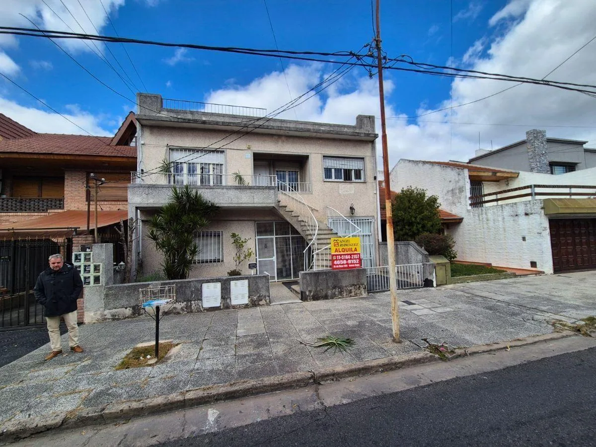Casa en planta alta con patio