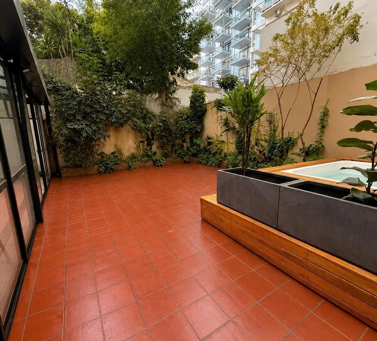 Departamento 3 Amb Remodelado a Nuevo - con Pileta Propia y Patio | 150 m