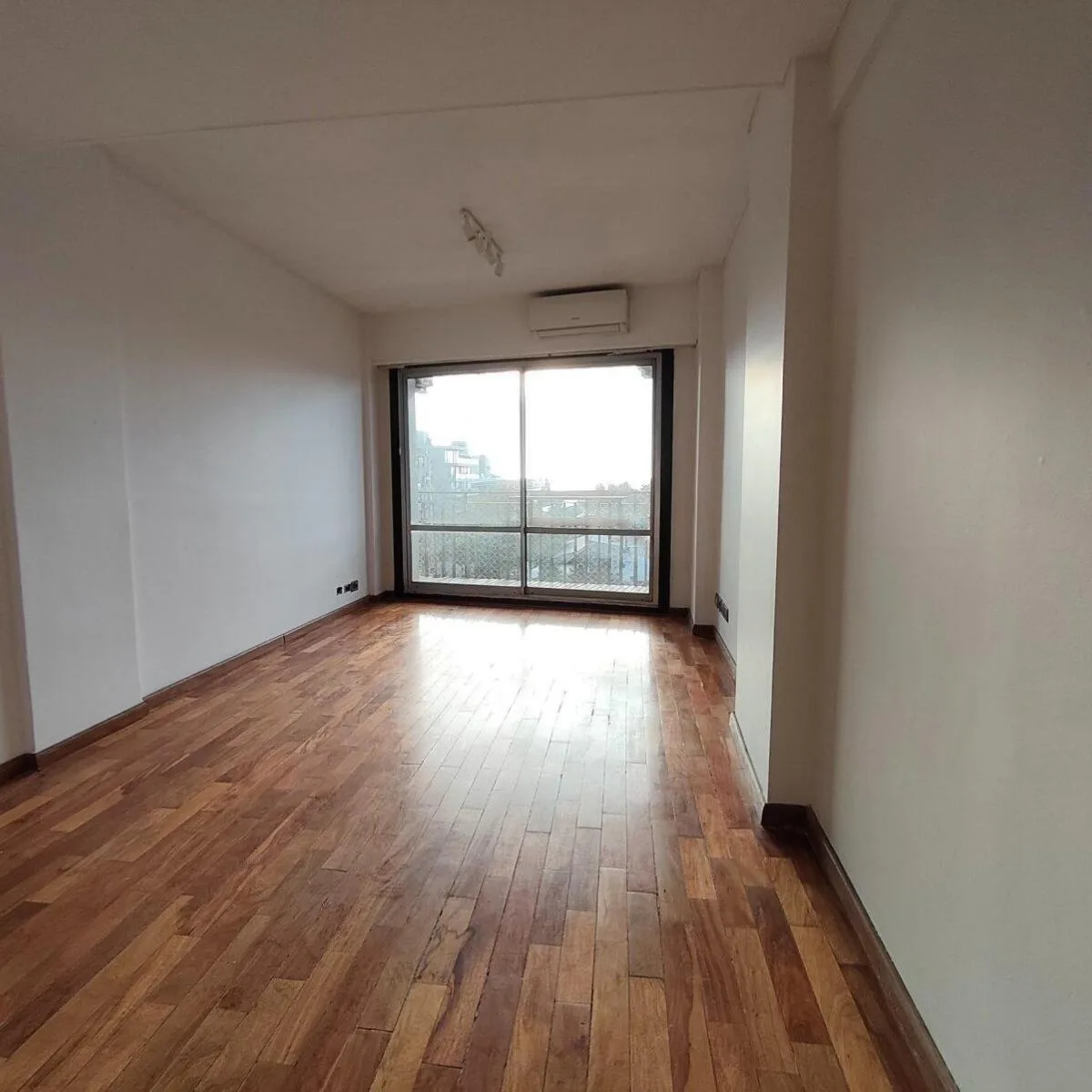 Alquiler Departamento Vicente López 3 Ambientes con Balcón y Vista Abierta