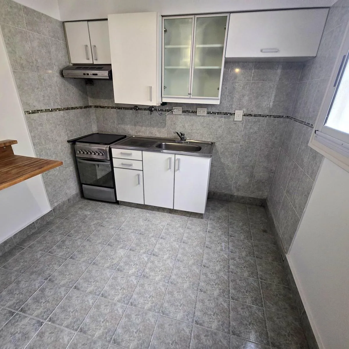 PH 2 Ambientes con Balcón, Patio y Terraza Privada, Primer Piso, Saavedra. E - Furio