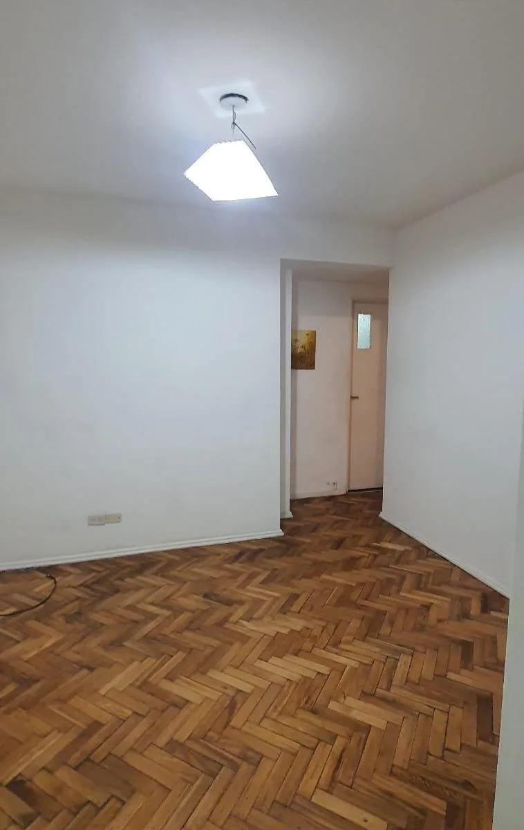 Departamento de 2 Amb. Luminoso Bien Ubicado