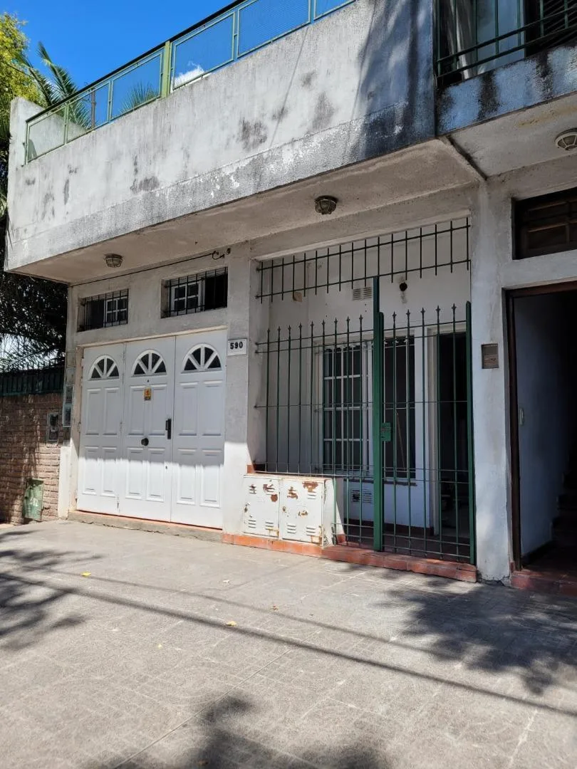 Alquiler Casa con Cochera y Patio - Ituzaingó Norte