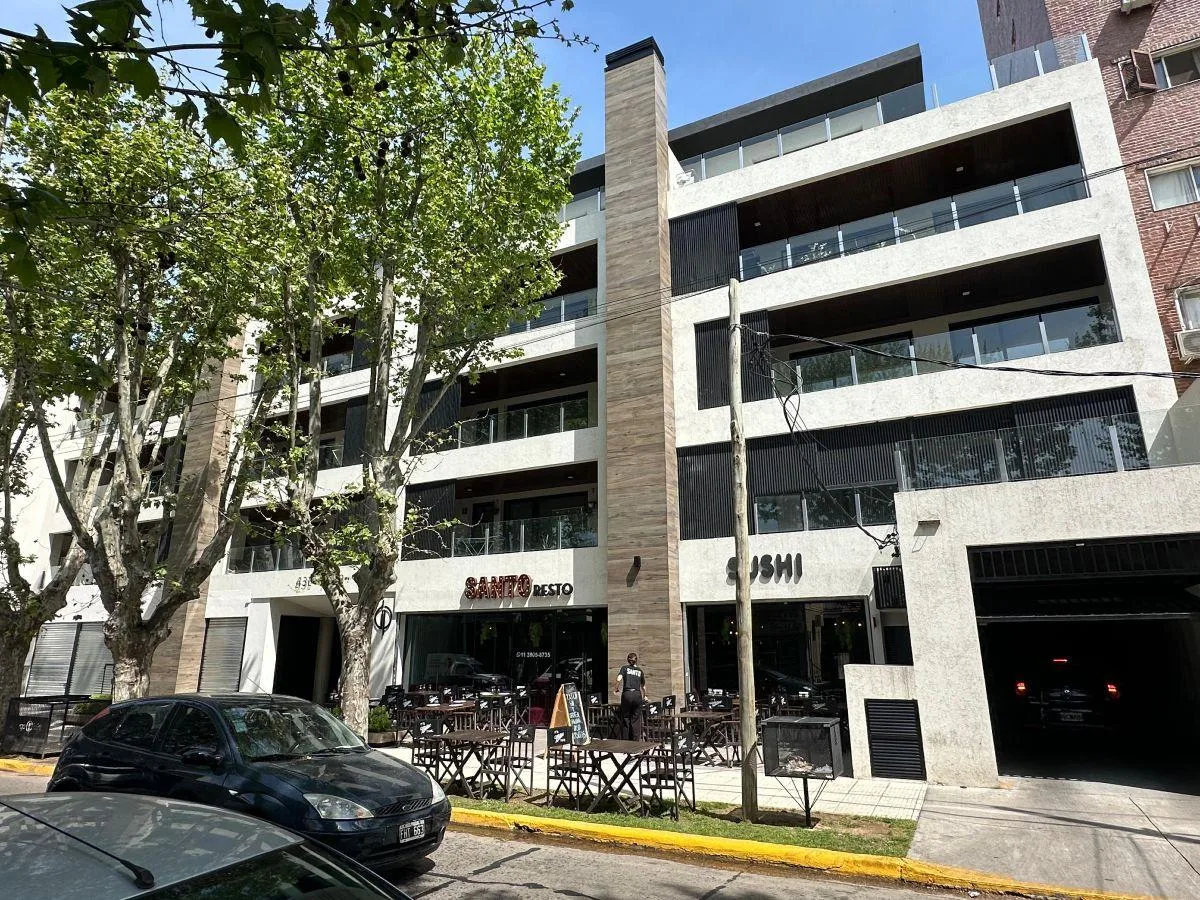 2-room unit with balcony and parking