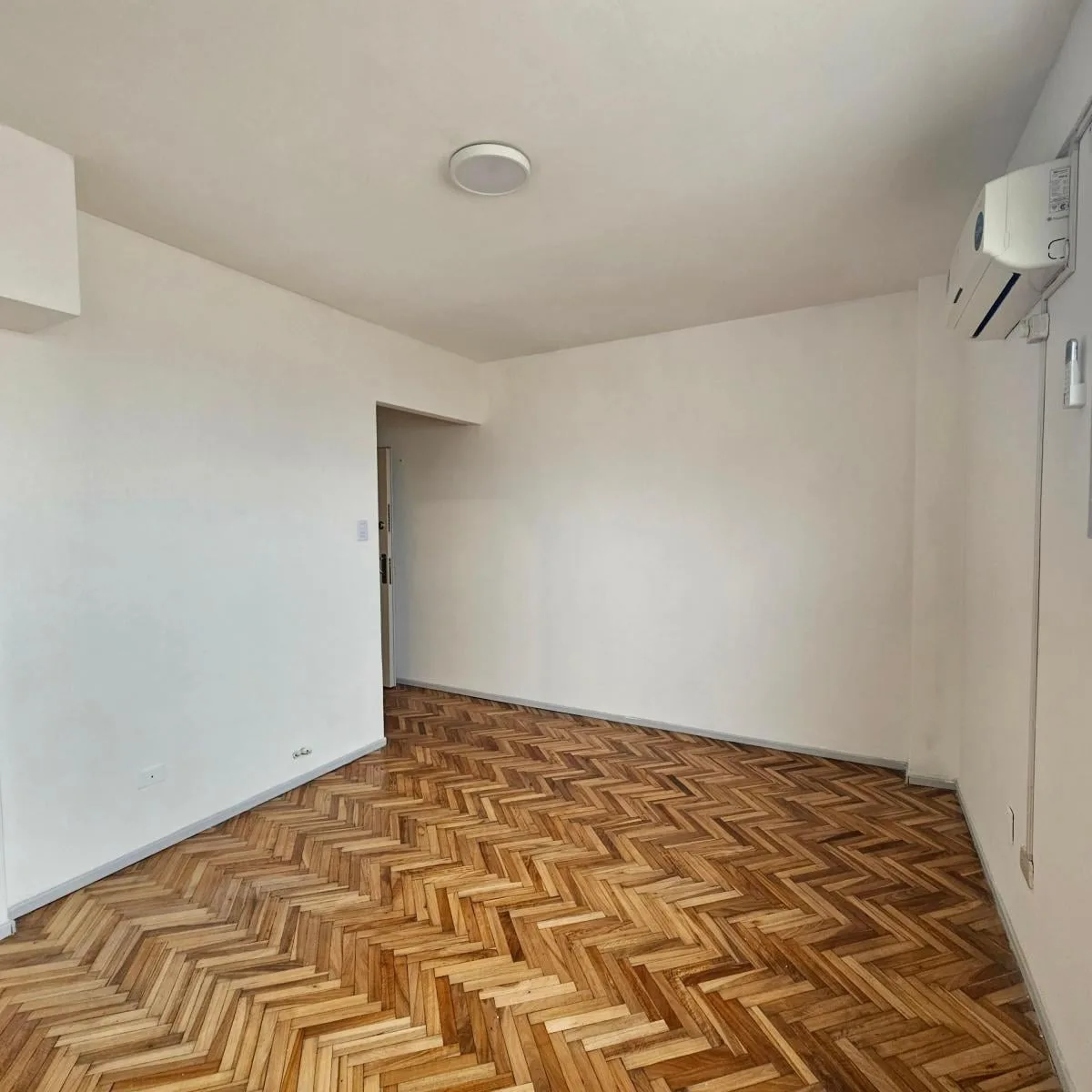 Alquiler Departamento Dos Ambientes Puesto a Nuevo, Zona Uade, Santiago del Este