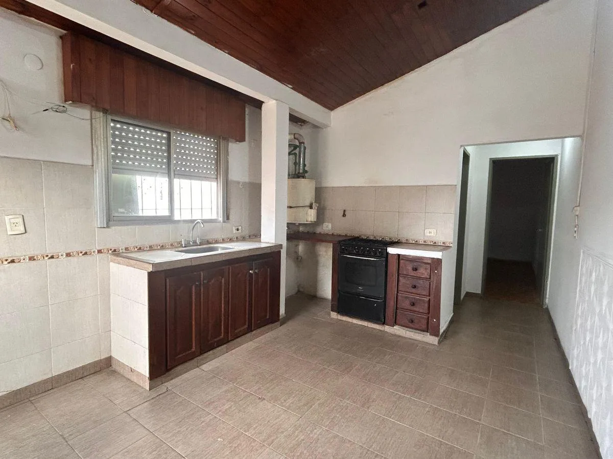 Alquiler Monte Grande Departamento 2 Ambientes en Planta Baja con Patio!