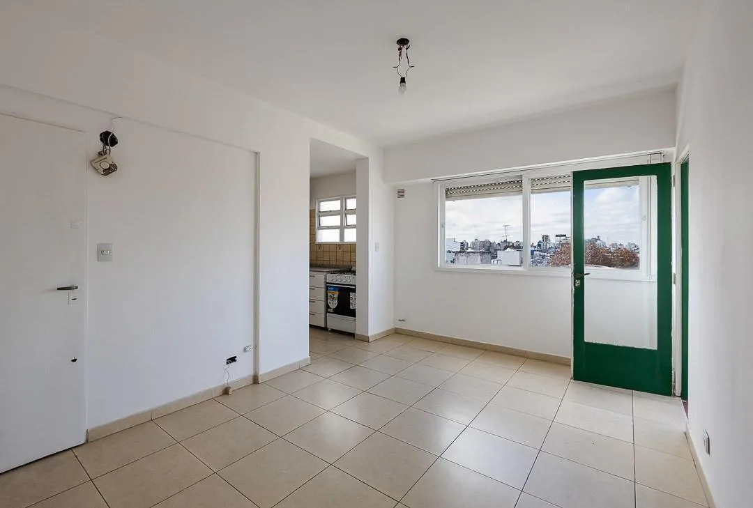 4° piso lateral con balcón