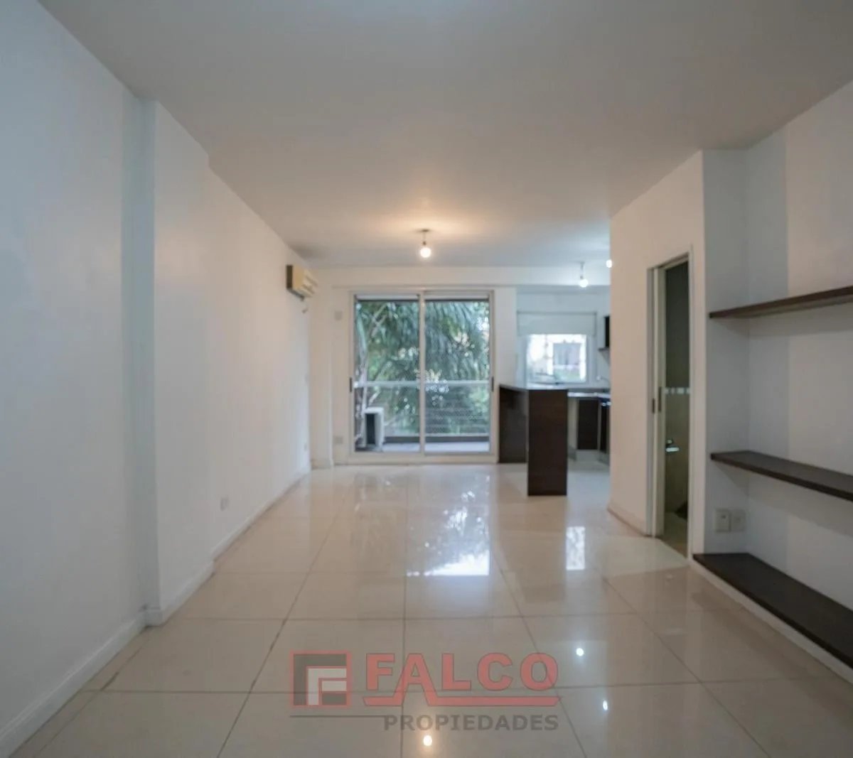 Moderno 2 Ambientes con Balcon a La Calle en Centenera 800