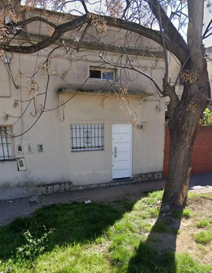 2-room front unit no condo fees