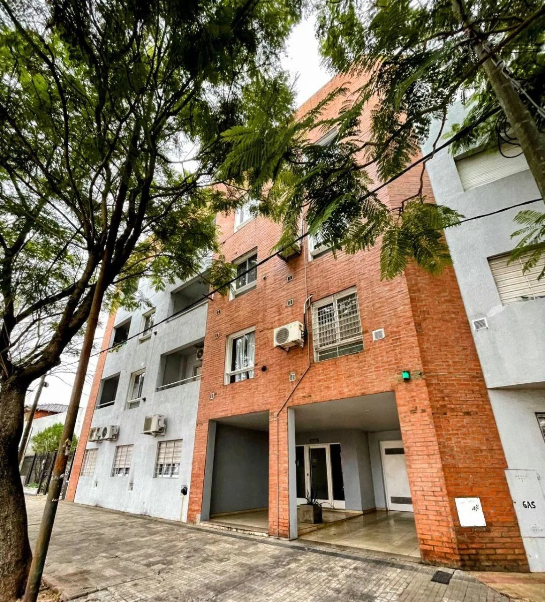 3º andar, frente com varanda