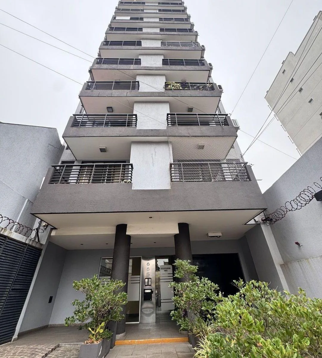 Semipiso de 2 Amb C/ Balcón y Parrilla en Exc. Ubicación