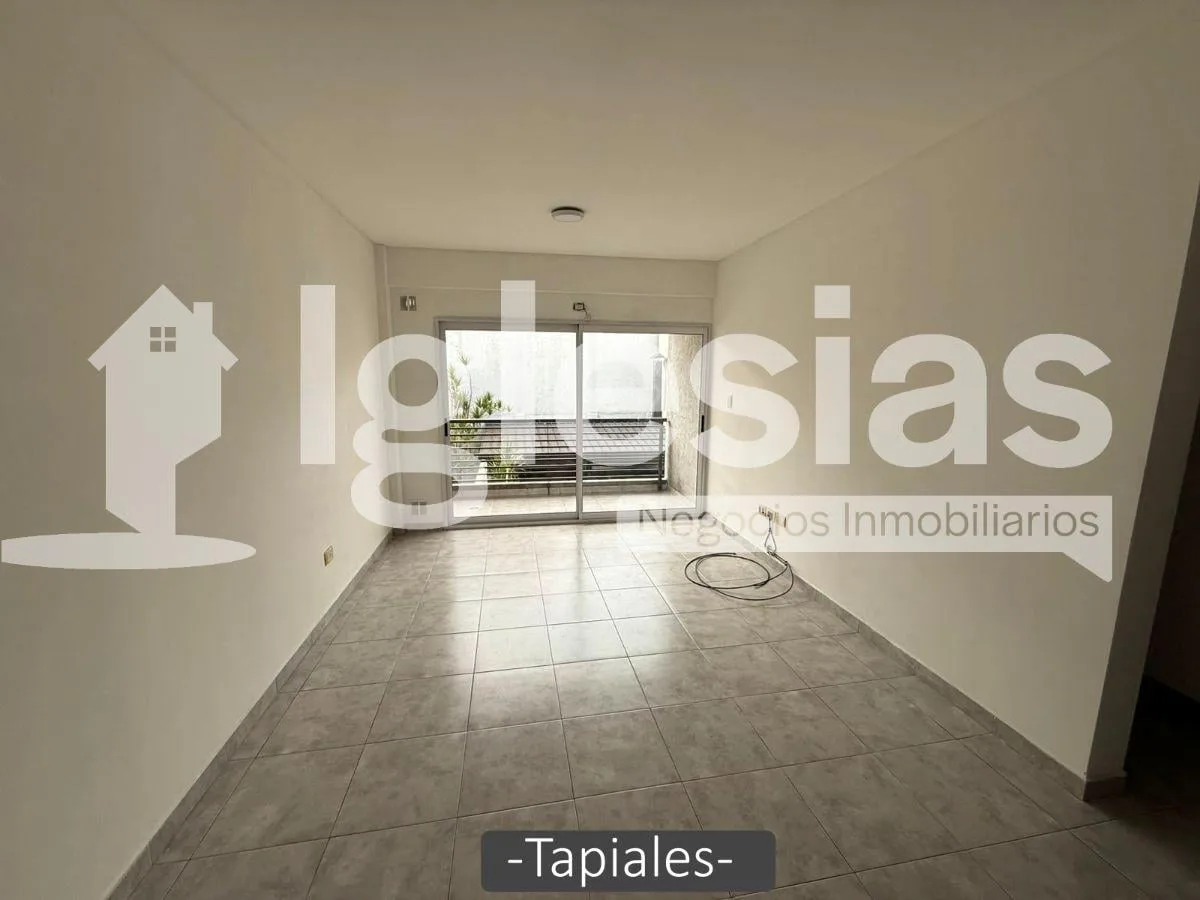2 ambientes con balcón