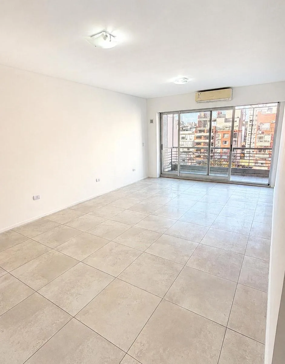 Duplex 8º-9º com terraço 42 m²