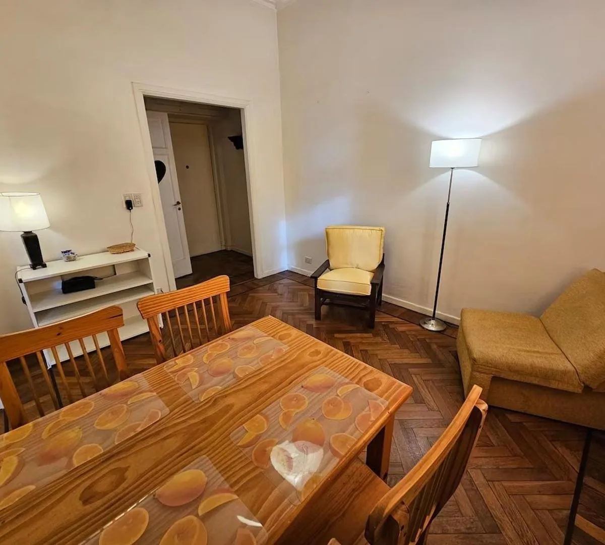 Alquiler. Departamento 2 Ambientes. Independencia y Piedras