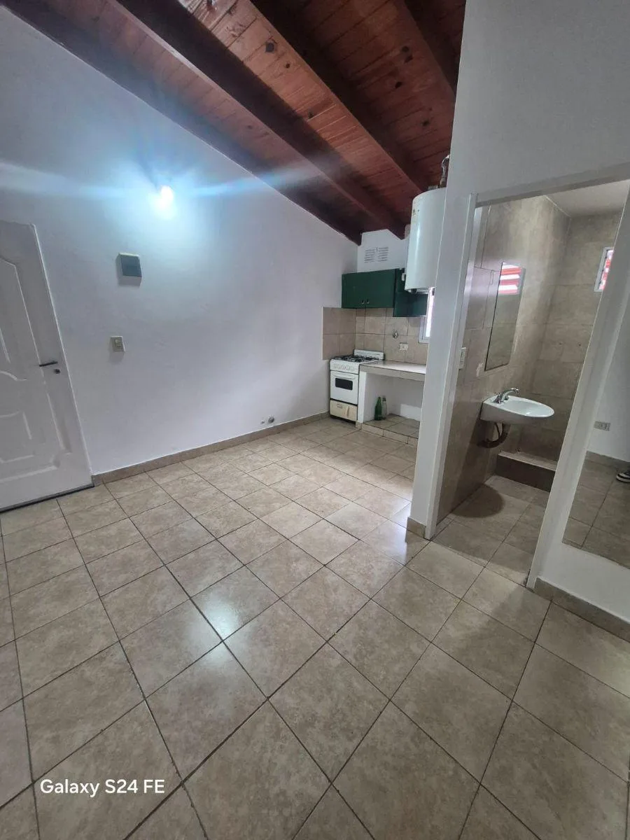 1 dormitorio, 1 baño, 1er piso