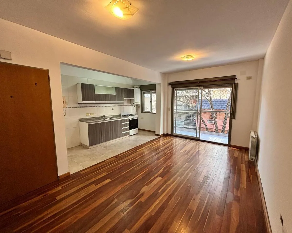 Departamento. Semipiso. 2 Ambientes. Alquiler