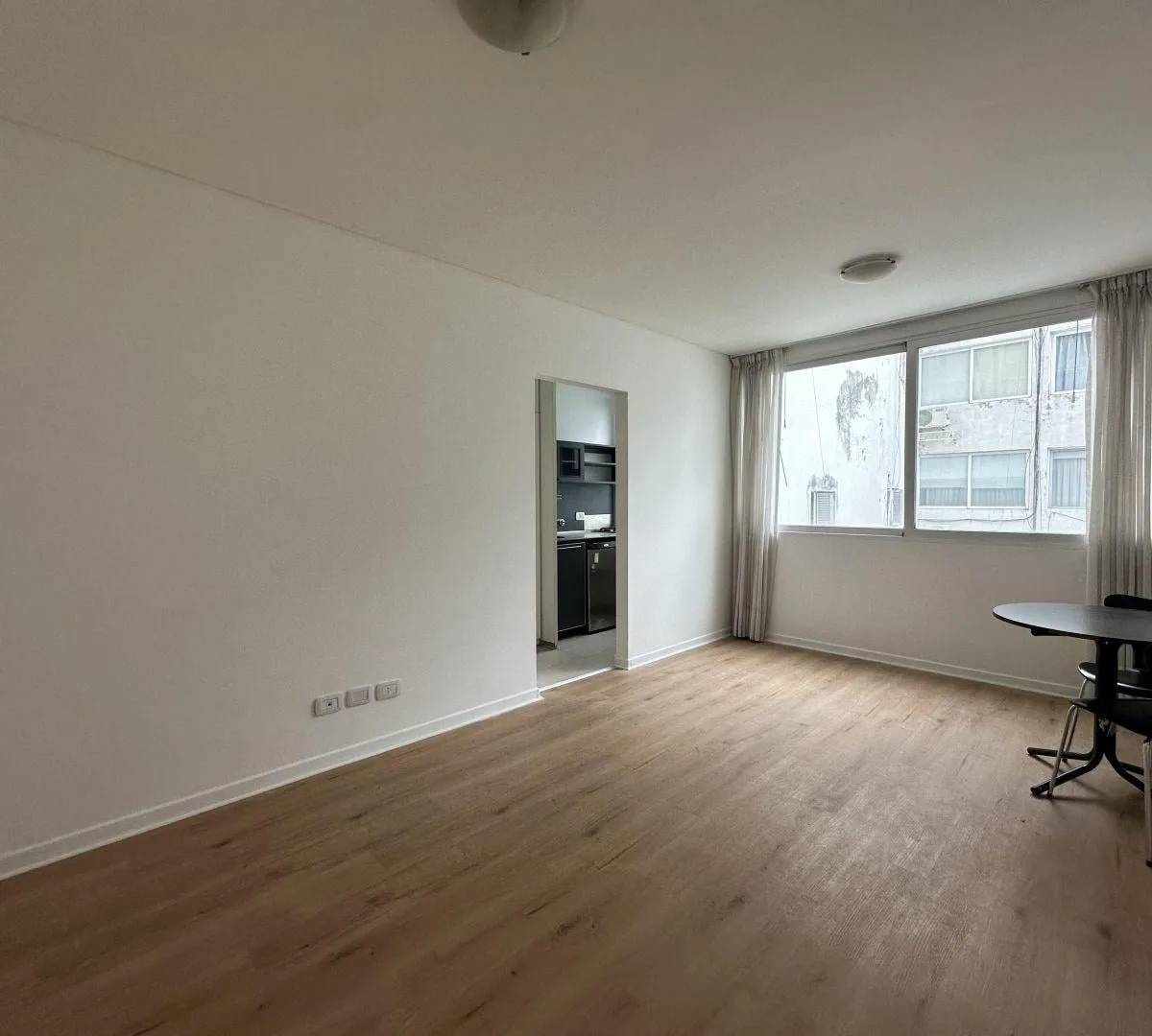 5th-floor NW studio with pool