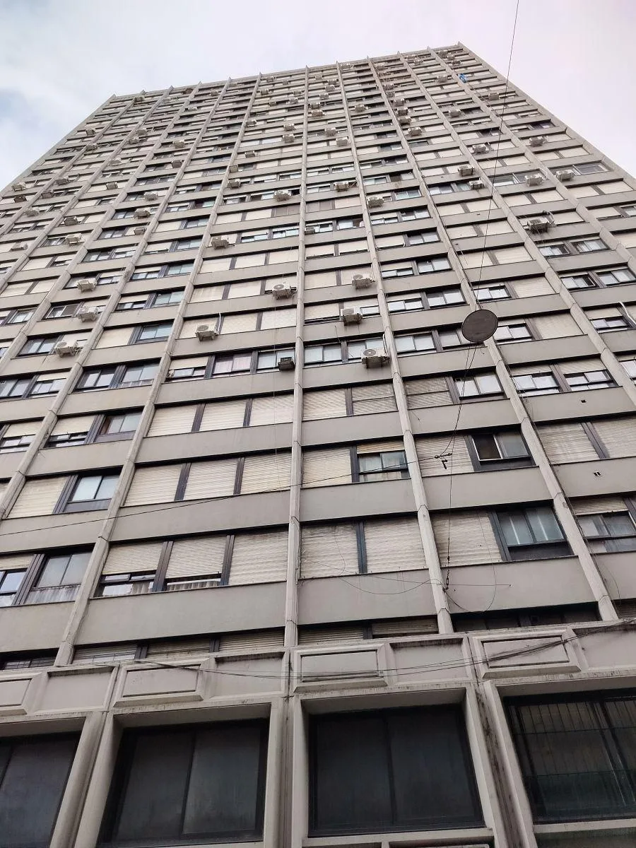 Departamento de 18 m&sup2; en Alquiler en Monserrat a Una Cuadra de Av de Mayo