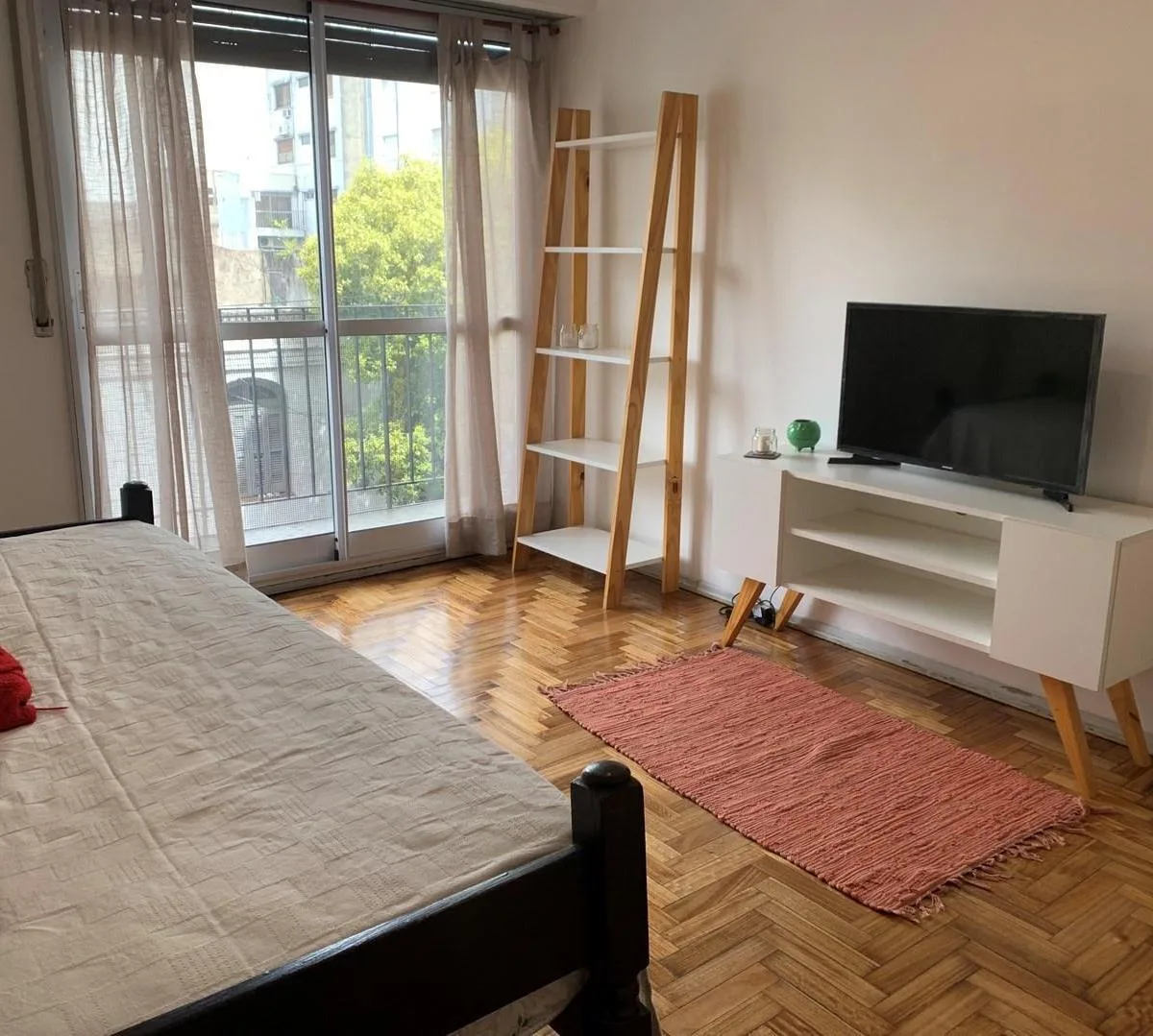 Front-facing balcony, 2 rooms