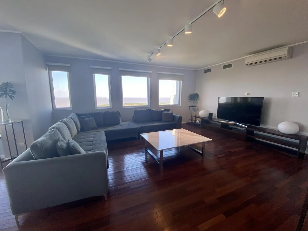 Alquiler Amoblado Torres Renoir, 3 Suites Más Dependencia de Servicio. 2 Cocheras. Puerto Madero