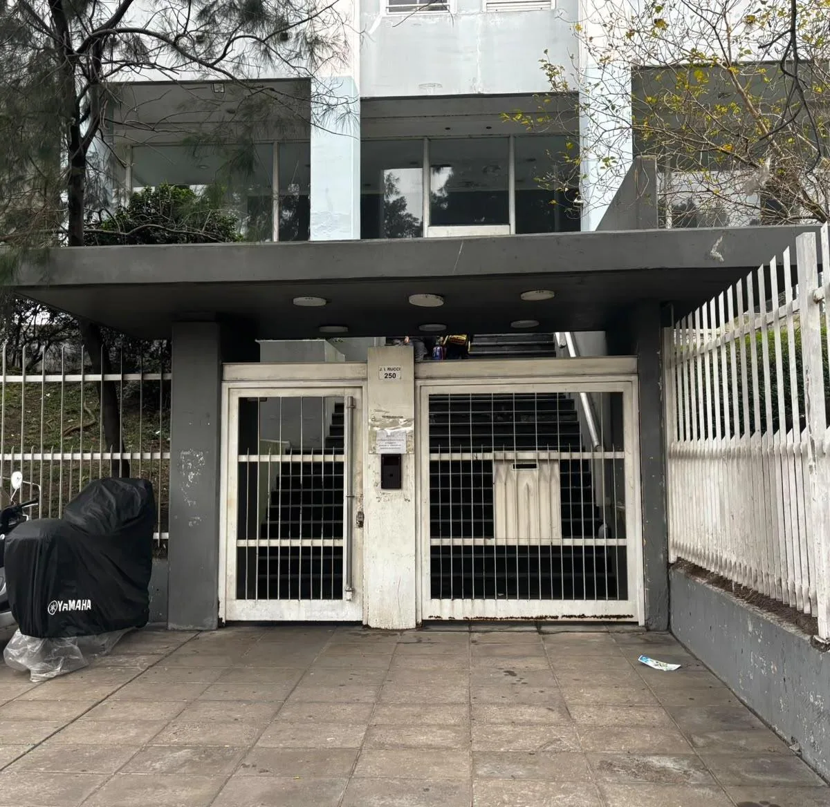Balcony and security in Avellaneda