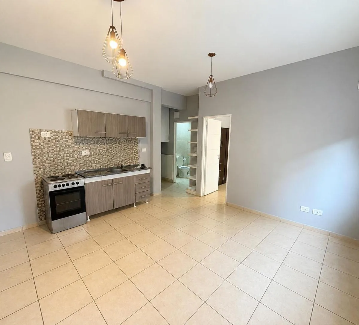 Ground-floor 2-room with parking